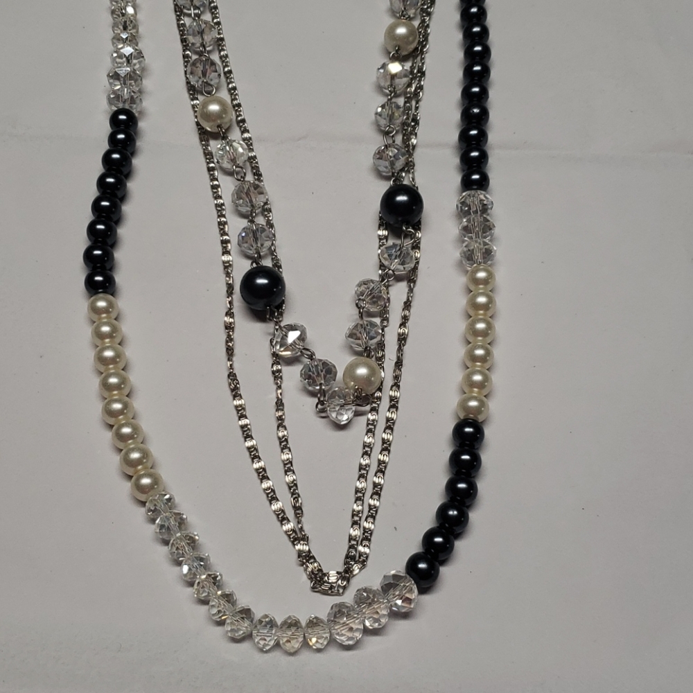 Layered necklace - Picture 4 of 14